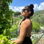 Shakti Mohan Instagram – Under the Tuscan sun Tuscany, Italy