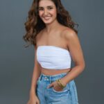 Shakti Mohan Instagram - 🐻‍❄️ @nikhilshenoyphoto @saba_hair_makeupartist @timelessjewelsby_s