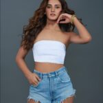 Shakti Mohan Instagram - 🤍 @nikhilshenoyphoto @saba_hair_makeupartist @timelessjewelsby_s