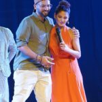 Shakti Mohan Instagram - Moments in time from the Movement & Performance Conservatory Recital, honoured by the presence of our beloved @kapilsharma 🙏🏻 We thank you with all our hearts 🫶🏼 So happy to have my friends, teachers & family supporting our graduating MAPC students. @punitjpathakofficial @neetimohan18 @nihaarpandya @muktimohan Eternally grateful to all the teachers @nrityashakti who work relentlessly and selflessly to make every event magical. Big thanks to @itsneerajlohni for designing the entire recital 👏🏼👏🏼👏🏼 @anushisingh_np @bramharshi_bhardwaj @aricmastr @s_kautia Can’t get the routines you guys choreographed out of my head! Proud of our faculty! 👏🏼👏🏼👏🏼 Special thanks to @afrogirl_indian for being the gracious host of the evening. Love my Jiggy who makes it all happen with love and more love @psy444_fauj 🫶🏼 Most importantly I want to thank all the friends and families of students who are a constant support in their journey. This wouldn’t be possible without our team @sanjip_rajak @bablukumar0810 @janhavinsane @ritual_fauj @__ishitatiwari__ @yash.l.amin & our volunteers. Videography by @souravsharmaofficial Photography by @shubhamdancer #MAPC #NrityaShakti