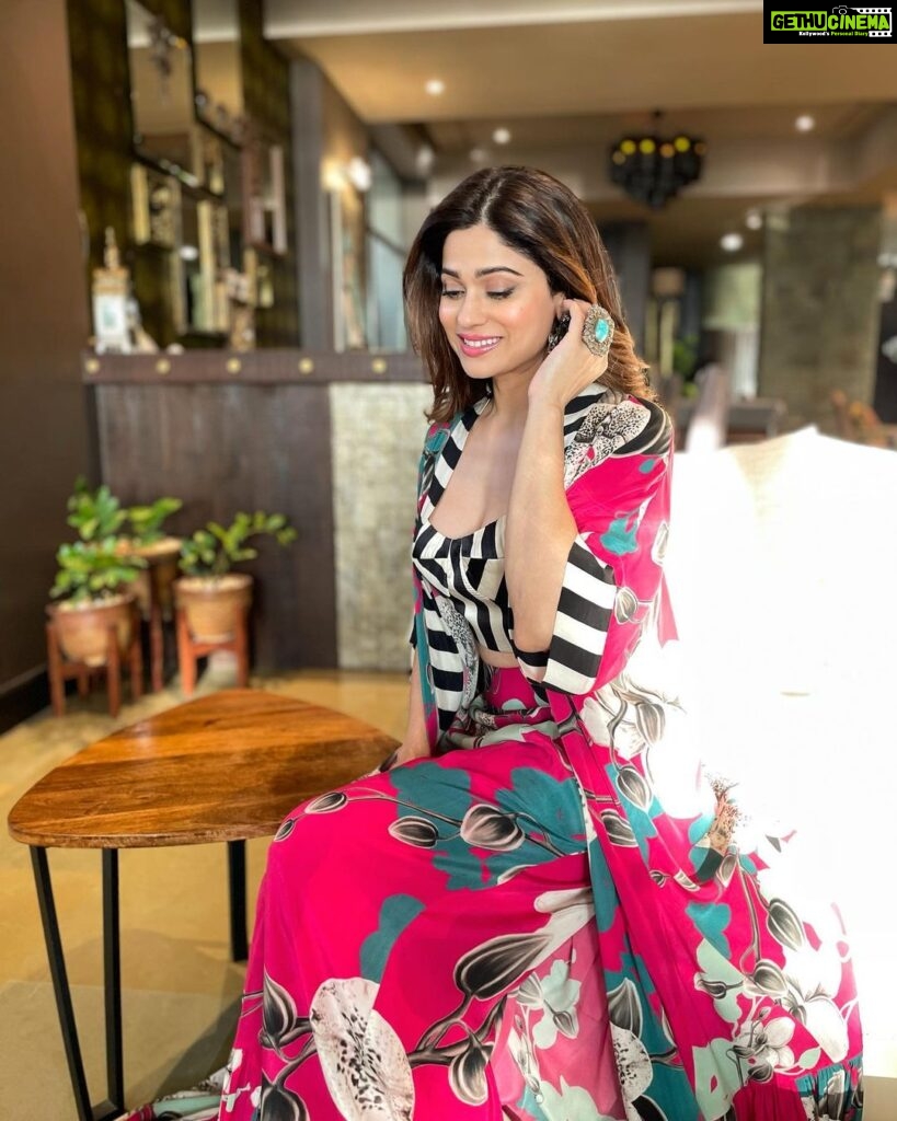 Shamita Shetty Instagram - In full bloom 🌺 Outfit 👗 @nupurkanoiofficial ❤️ Earrings and rings by: @aquamarine_jewellery @sangeetaboochra . . . . . #ootd #prints #flowers #love #positivity #happiness
