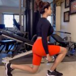 Shamita Shetty Instagram - Compound Exercises work multiple muscle groups at the same time and hence are energy consuming. That means you can burn a good number of calories in a short duration of time 🤷‍♀️ Other benefits include 👇 - improving intramuscular coordination. - improving heart and lung conditioning. - improving strength and endurance. - gaining muscle mass. Caution ⚠️ Compound movements require technique and skill. Hence, if you are a beginner or new to such type of training, work under the guidance of a fitness professional for safe execution of exercises and great results 👍 @clubrpm . . . . #mondaymotivation #fitness #getfit #gymmotivation #gymaddict #workoutroutine #love #gratitude #positivevibes