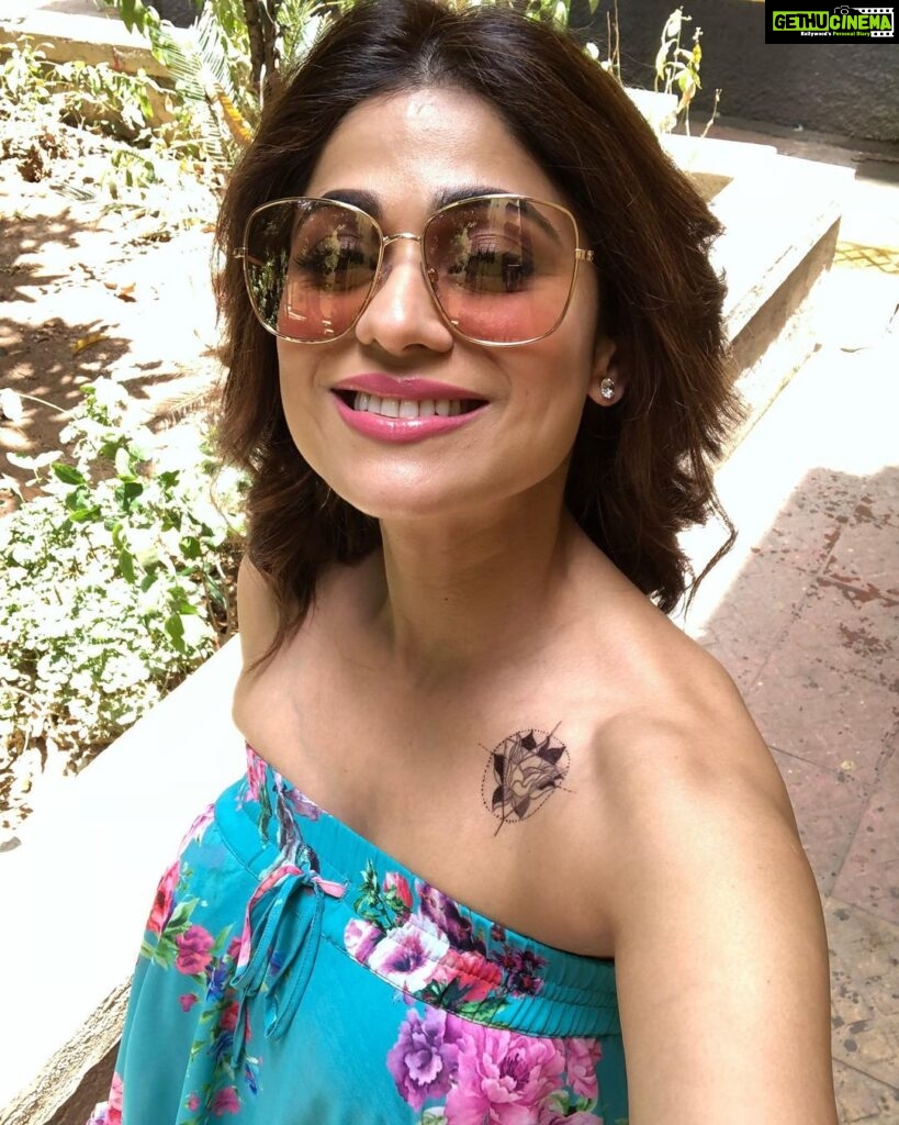 Shamita Shetty Instagram - Be happy not because everything is good , but because you can see the good side of everything ❤️🌸🌼 #meera #thetenantmovie #love #gratitude