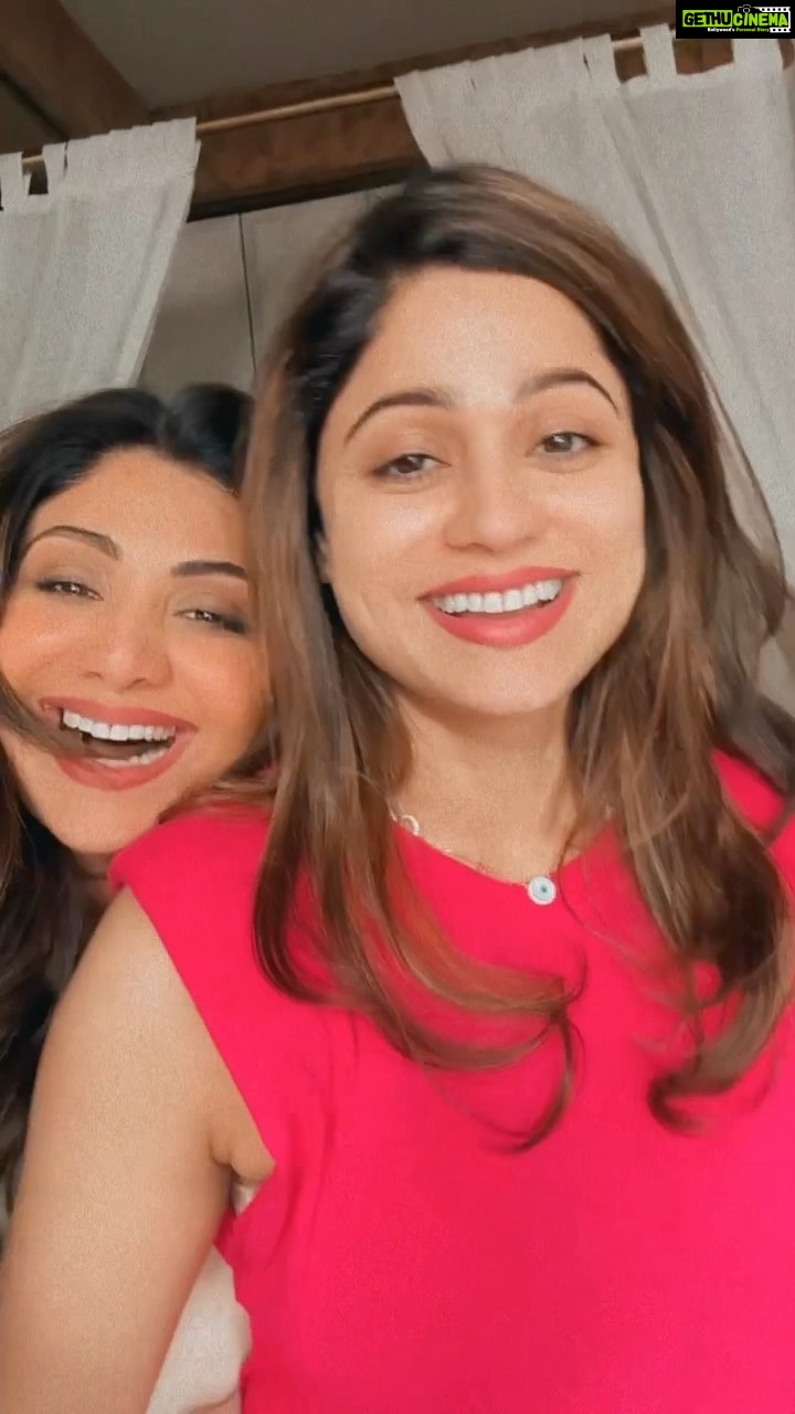 Shamita Shetty Instagram - Reel ki feel thi😍😍 Lekin lyric ka lip-sync nahin tha😂🤪 #MunkiTunki #sisterlove #reelsinstagram #trendingreels #trendingaudio #sundayfunday #sundayvibes