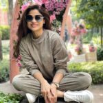 Shamita Shetty Instagram – Live life in full bloom 🌸🦋❤️ 

#love #live #gratitude #nature #flowers #peace #lifeisbeautiful