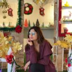 Shamita Shetty Instagram – Christmas feels🎄🤶❤️🧚‍♀️🙆‍♀️ 

#christmas #christmasdecor #fun #love ❤️🧿 #gratitude