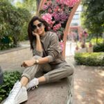 Shamita Shetty Instagram – Live life in full bloom 🌸🦋❤️ 

#love #live #gratitude #nature #flowers #peace #lifeisbeautiful