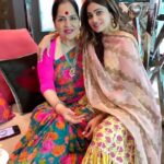 Shamita Shetty Instagram - Happy Birthday Momie 🎉🎂🥳🎁 Love you sooo much ❤️🤗❤️ Thankyou for teaching me everything you have and always giving me courage to do what’s right!❤️🦋 u have been an inspiration to us all Ma, in so many ways ❤️ just wanto express immense gratitude for everything u do .. love u to the mooonnnnn n back !❤️❤️❤️❤️❤️ @sunandashetty10 #birthdaywishes #momsofinstagram #love #gratitude