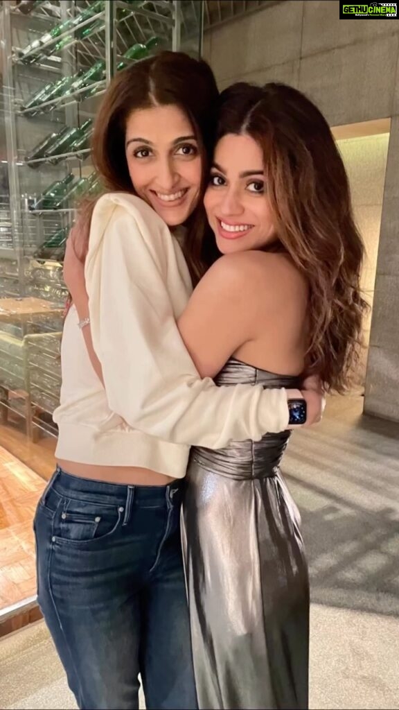 Shamita Shetty Instagram - Words can’t describe how much u mean to me baby.. but I need to say Thankyou for being a part of my life n for ur unconditional love ❤️ my forever cheerleader ! N bundle of positivity..I pray that u are protected always , u smile always with peace in ur heart n that god showers u with the best of everything ur heart desires ❤️ love u my chingu ❤️🙆‍♀️ #birthday #wishes #happybirthday #bestfriends #friendsforlife ❤️🦋
