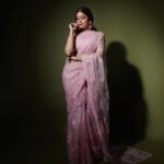 Shamita Shetty Instagram – Simplicity is the ultimate sophistication ❤️ – Leonardo da Vinci 

Saree : @archanaraolabel 
Jewellery : @varunadjani 
Stylist @styledbychandani 
Style Team: @khushaliichauhan @ipshitaaroraaa @rashi_works 
📸 @visualaffairs_va 
Hair : @kantamotwani assisted by @farzana.kromakay @kromakaysalon 
Management: @viniyardfilms @jubinrajeshdesai @kushalsampat 

#lokmatstyleawards2023