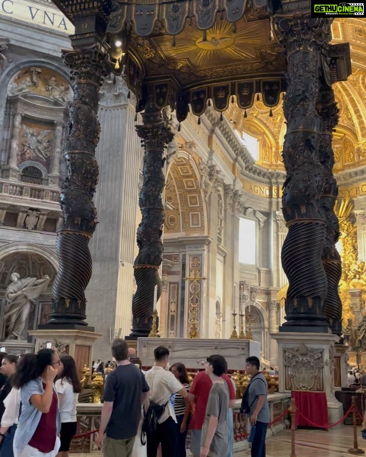 Shamita Shetty Instagram - A day at St Peter’s Basilica ❤️ #stpetersbasilica #italy #rome #traveldiaries