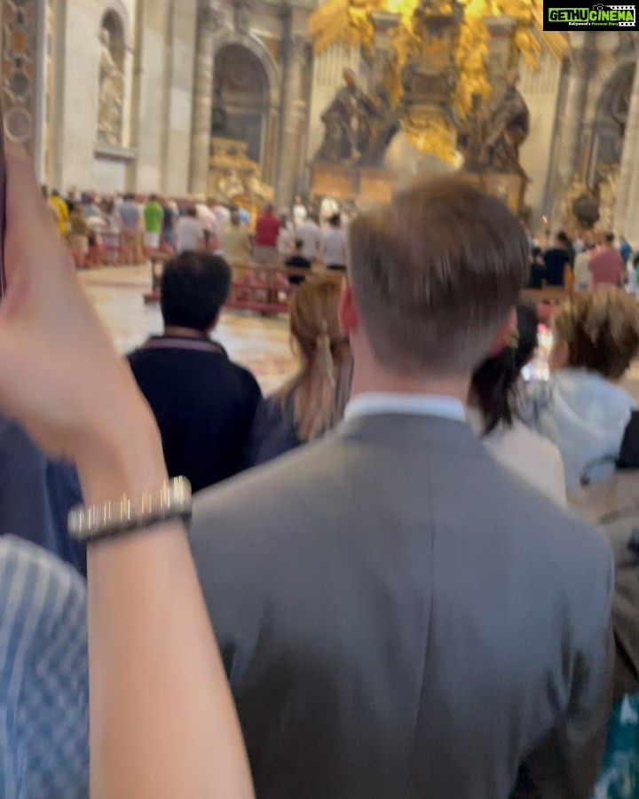 Shamita Shetty Instagram - A day at St Peter’s Basilica ❤️ #stpetersbasilica #italy #rome #traveldiaries