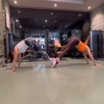 Shamita Shetty Instagram - We took this partner handstand challenge. It was so much fun and literally challenged our wrists, arms, shoulders, back and core 😅 Are you game for this? Remix this with us and we will give you a shoutout for your effort on our stories 💪👍 . . . #mondaymotivation #workoutwithshamita #fitnessmotivation #fitnessjourney #workoutmotivation #fitnesachallenge #stronggirl #love #gratitude