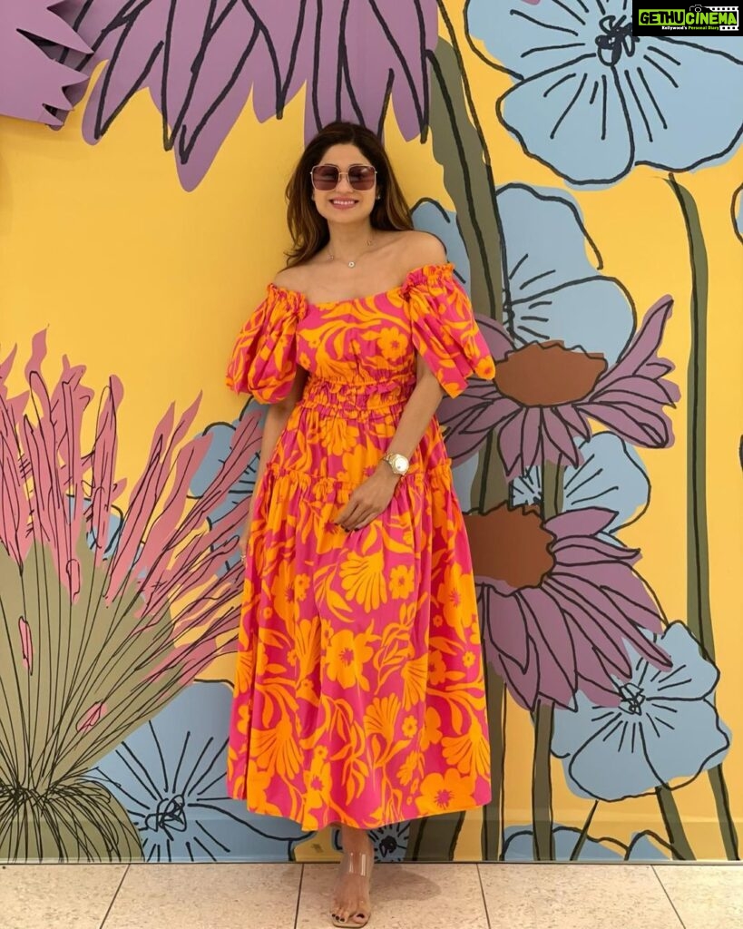 Shamita Shetty Instagram - Colors are the smiles of nature ❤️🦋🌼 👗 : @houseoffett @dipublicrelations . . . . #traveldiaries #dallas #happiness #love #gratitude