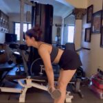 Shamita Shetty Instagram - Full body workout 🦋💪🏻🏋🏼‍♀️🤸‍♀️ @clubrpm . . . #mondaymotivation #gymgirl #workoutwithshamita #gymmotivation #stronggirl #love #gratitude