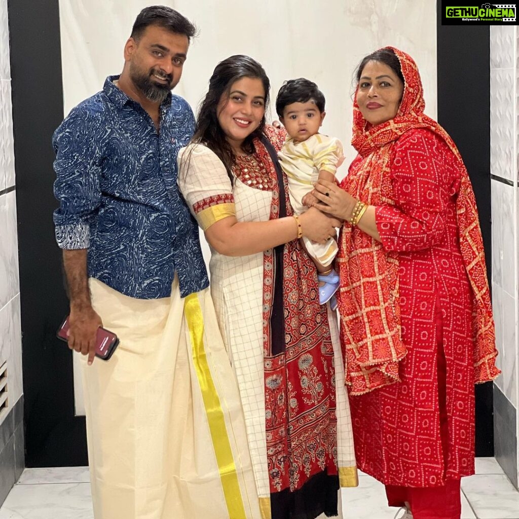 Shamna Kasim Instagram - My hamdu first onam ❤️