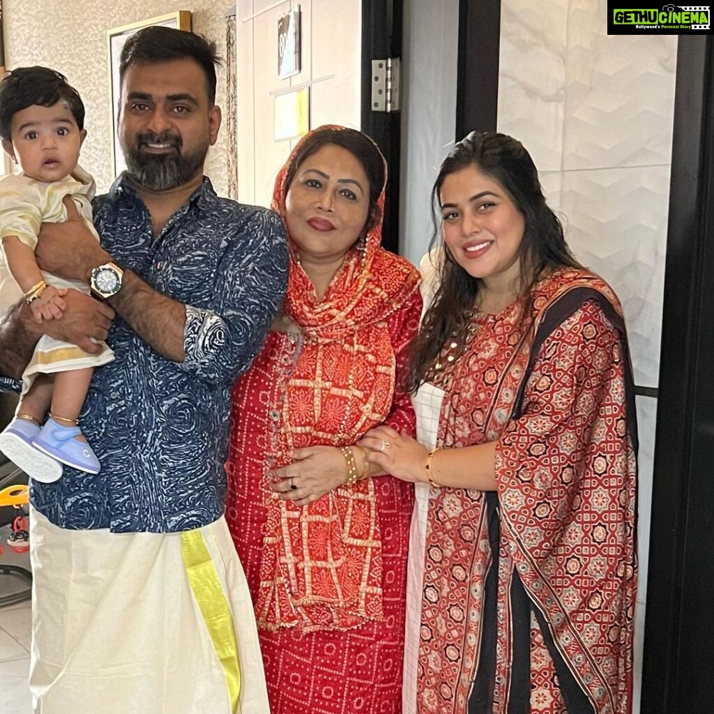 Shamna Kasim Instagram - My hamdu first onam ❤️