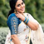 Shamna Kasim Instagram – Happy chingam 🙏 

Saree: @gsensemble_official 
Blouse: @vasudevan.arun 
Jewelry: @emmadi_silver_jewellery_hyd 
Pics: @v_capturesphotography 
Hairstylist: @hairartistpoojagupta 
Personal staff: @pranay_kohli