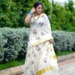 Shamna Kasim Instagram – Happy chingam 🙏 

Saree: @gsensemble_official 
Blouse: @vasudevan.arun 
Jewelry: @emmadi_silver_jewellery_hyd 
Pics: @v_capturesphotography 
Hairstylist: @hairartistpoojagupta 
Personal staff: @pranay_kohli