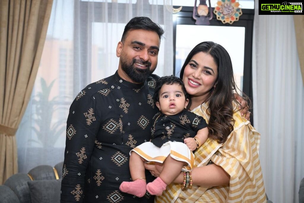 Shamna Kasim Instagram - Happy moments from yesterday function ❤️🧿 Thank u imra for this beautiful family costume : @imraabespoke