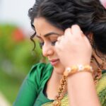 Shamna Kasim Instagram - Nothing feels as perfect as a saree ❤️ Styling: @vasudevan.arun Saree: @zoella_dubai Saree blouse: @vasudevan.arun Jewelry: @emmadi_silver_jewellery Pics: @v_capturesphotography Hairstylist: @hairartistpoojagupta Personal staff: @pranay_kohli @etvtelugu2708 #dheepremierleague #lovemyjob 🧿