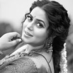 Shamna Kasim Instagram - Nothing feels as perfect as a saree ❤️ Styling: @vasudevan.arun Saree: @zoella_dubai Saree blouse: @vasudevan.arun Jewelry: @emmadi_silver_jewellery Pics: @v_capturesphotography Hairstylist: @hairartistpoojagupta Personal staff: @pranay_kohli @etvtelugu2708 #dheepremierleague #lovemyjob 🧿