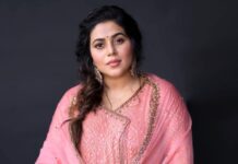 Shamna Kasim Instagram - Elegance is a discipline of life…. Outfit: @jazaashdesignstudio Jewelry: @emmadi_silver_jewellery Pics: @ravi_cross_clickx @v_capturesphotography Hairstylist: @hairartistpoojagupta Personal staff: @pranay_kohli @etvtelugu2708 #dheepremierleague #lovemyjob #lovemyself ❤️🧿