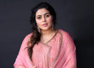 Shamna Kasim Instagram - Elegance is a discipline of life…. Outfit: @jazaashdesignstudio Jewelry: @emmadi_silver_jewellery Pics: @ravi_cross_clickx @v_capturesphotography Hairstylist: @hairartistpoojagupta Personal staff: @pranay_kohli @etvtelugu2708 #dheepremierleague #lovemyjob #lovemyself ❤️🧿