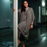 Shamna Kasim Instagram - Before you judge me make sure you are perfect…. Outfit: @resha_by_rehana_shana Jewelry: @bcos_its_silver Pics: @v_capturesphotography Hairstylist: @hairartistpoojagupta Personal staff: @pranay_kohli @etvtelugu2708 #dheepremierleague #telugu #lovemyjob ❤️