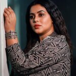 Shamna Kasim Instagram - Before you judge me make sure you are perfect…. Outfit: @resha_by_rehana_shana Jewelry: @bcos_its_silver Pics: @v_capturesphotography Hairstylist: @hairartistpoojagupta Personal staff: @pranay_kohli @etvtelugu2708 #dheepremierleague #telugu #lovemyjob ❤️