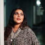 Shamna Kasim Instagram - Before you judge me make sure you are perfect…. Outfit: @resha_by_rehana_shana Jewelry: @bcos_its_silver Pics: @v_capturesphotography Hairstylist: @hairartistpoojagupta Personal staff: @pranay_kohli @etvtelugu2708 #dheepremierleague #telugu #lovemyjob ❤️