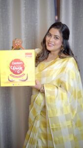 Shamna Kasim Instagram - 🌼ഈ ഓണം ഈസ്റ്റേണിനൊപ്പം🌼 AthamPathum Perfect Aakam with Eastern @eastern_in #eastern #athampathumperfectakkam #easternonam2023 #onam2023 #onamreels #onamspecial #onamsong #perfecttastepartner #perfect #perfecttaste #perfectcolour #പെർഫെക്ടസ്മെല് @sheekampany