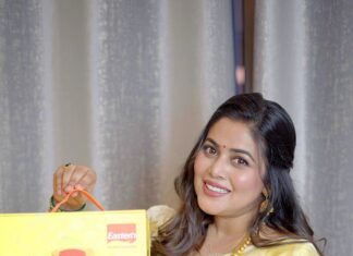 Shamna Kasim Instagram - 🌼ഈ ഓണം ഈസ്റ്റേണിനൊപ്പം🌼 AthamPathum Perfect Aakam with Eastern @eastern_in #eastern #athampathumperfectakkam #easternonam2023 #onam2023 #onamreels #onamspecial #onamsong #perfecttastepartner #perfect #perfecttaste #perfectcolour #പെർഫെക്ടസ്മെല് @sheekampany