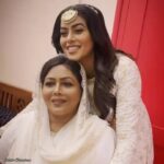Shamna Kasim Instagram - Mummy u are my life , for all my success and happiness u are the one❤️ we 5 kids are bless to have a mother like u ❤️ we love u lots & lots ❤️ #happymothersday ❤️