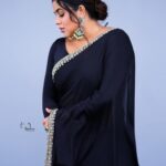 Shamna Kasim Instagram – 🖤 

Costume: @nyrah_couture 
Jewelry: @emmadi_silver_jewellery_hyd 
Pics: @ravi_cross_clickx @v_capturesphotography 
Hairstylist: @hairartistpoojagupta 
Personal staff: @pranay_kohli 

@etvwin @etvtelugu2708 #dheepremierleague #lovemyjob #lovemyself 🧿