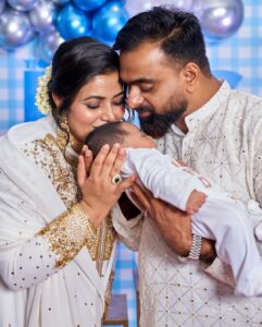 Shamna Kasim Instagram - Masha Allah 🤲

Hamdu outfit: @azzbee_couture 
Mine & Ekka outfit: @imraabespoke 
Events: @dmedia_events 
Pics: @shutter_mediaindxb