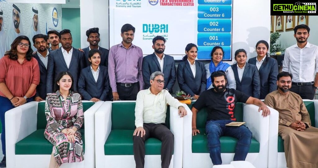 Shamna Kasim Instagram - Thank you so much for visit JBS GROUP OF COMPANIES Visit for uae 🇦🇪 golden visa collect @aryaoffl @sayyeshaa