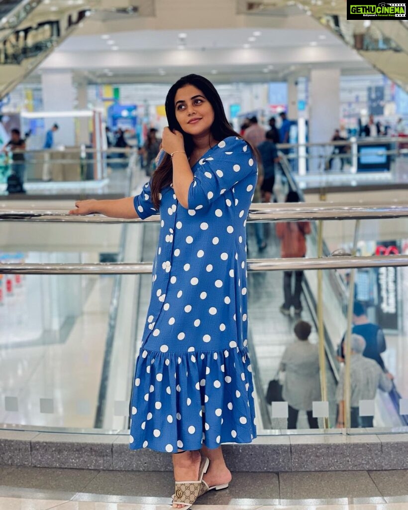 Shamna Kasim Instagram - Thank u @amazebyashiyajesel for this lovely comfort dress … and u are such a sweet person meeting u for the First time just felt like as if we know each other for so long ❤️ once again thank u for ur love 💙
