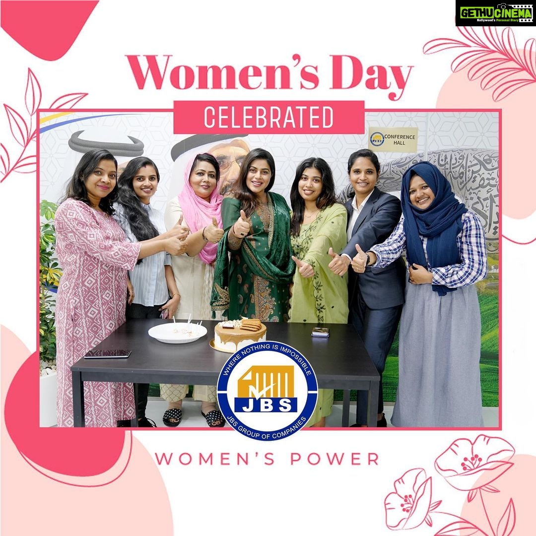 Shamna Kasim Instagram - #happywomensday @dr.shanid_asifali @jbs_group_of_companies @jbsbusinessman @jbs.business_center