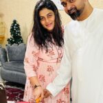 Shamna Kasim Instagram – There are 14 billions arms in this dunya and yours are the only ones i always want to be in❤️😘🧿 @dr.shanid_asifali
