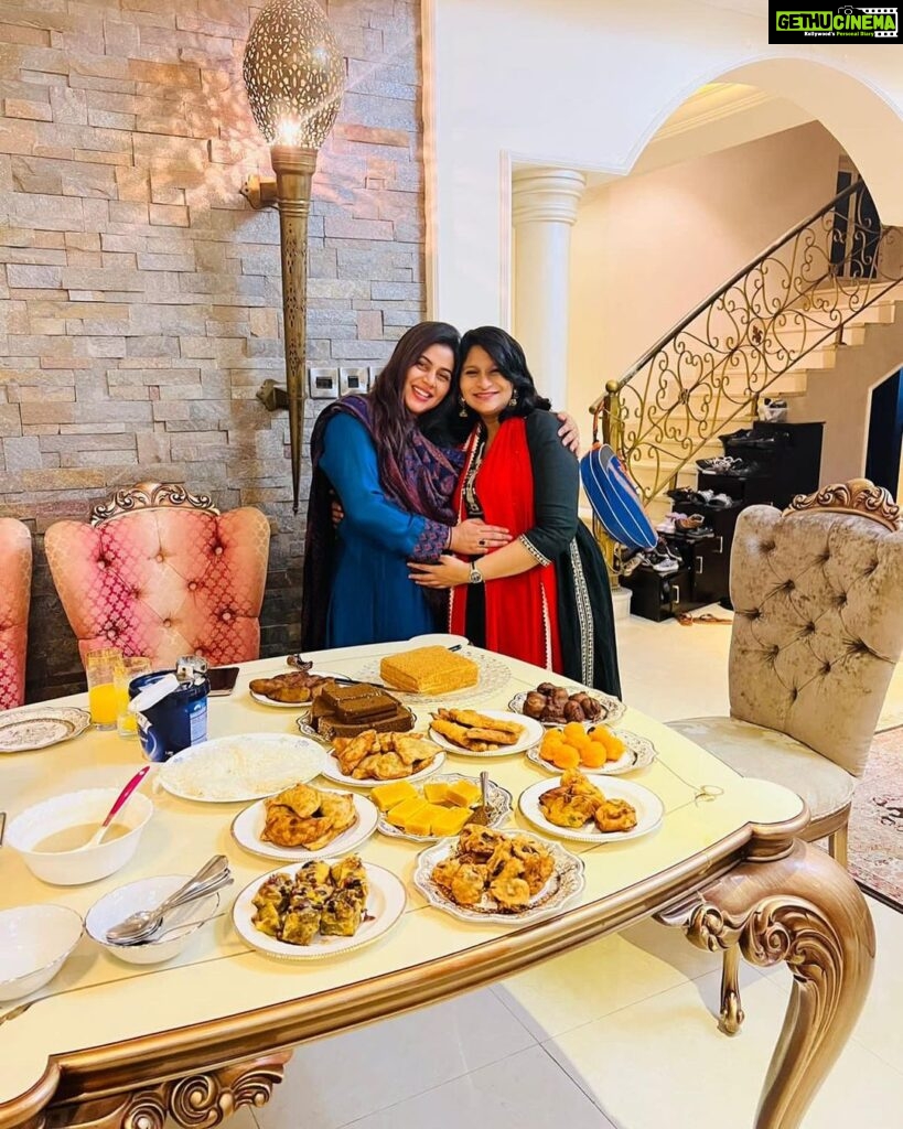 Shamna Kasim Instagram - We both are waiting for our cute ones 😍❤️🧿