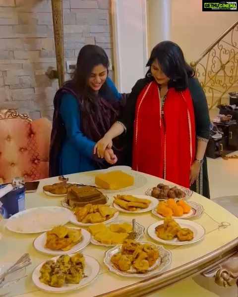 Shamna Kasim Instagram - We both are waiting for our cute ones 😍❤️🧿