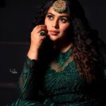 Shamna Kasim Instagram - Thank u so much ekka for the lovely gift 😘 Dhee14 finale outfit gifted by my Ekka😘 Pics: @v_capturesphotography Hairstylist: @hairartistpoojagupta Personal staff: @pranay_kohli