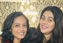 Shamna Kasim Instagram - Oh My God it's been so long we are dancing together..As a choreographer i would love to say that am always happy and ready to choreo for u darling bcz u r the person who makes my choreo beautiful and perfect 🤗🤗...No one is there to match with your expressions...my expression queen , my bestie happy to see you after a long time that too as mommy😍🤗🤗🤗 stay blessed dii.......loads of love hugs and kisses to you and your junior 😘😘😘😘😘😘🤗🤗🤗🤗🤗🤗🤗❤️❤️❤️❤️❤️❤️ . . . #tamtam #duet #friendshipbonding #friendforlife #bestie #artist #instatrending #foryou #instagram #dancereels #trendingreels #shamnakasim #sunitharao_vr #viral #mommy