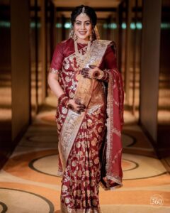 Shamna Kasim Instagram - Best moments of my life ❤️🙏🧿
Thank u all for all the blessings u showered on me and my baby❤️😍

Pics: @studio360byplanj 
Events: @abm__events 
Saree: nandini_by_nitijkundu 
Makeup&hair: @sijanmakeupartist 
Styling & blouse: @vasudevan.arun 
Dupatta: @jazaashdesignstudio
Mehindi: @shabnam_mehendi_kochi 
Maangtikka: @themakeupboxx_