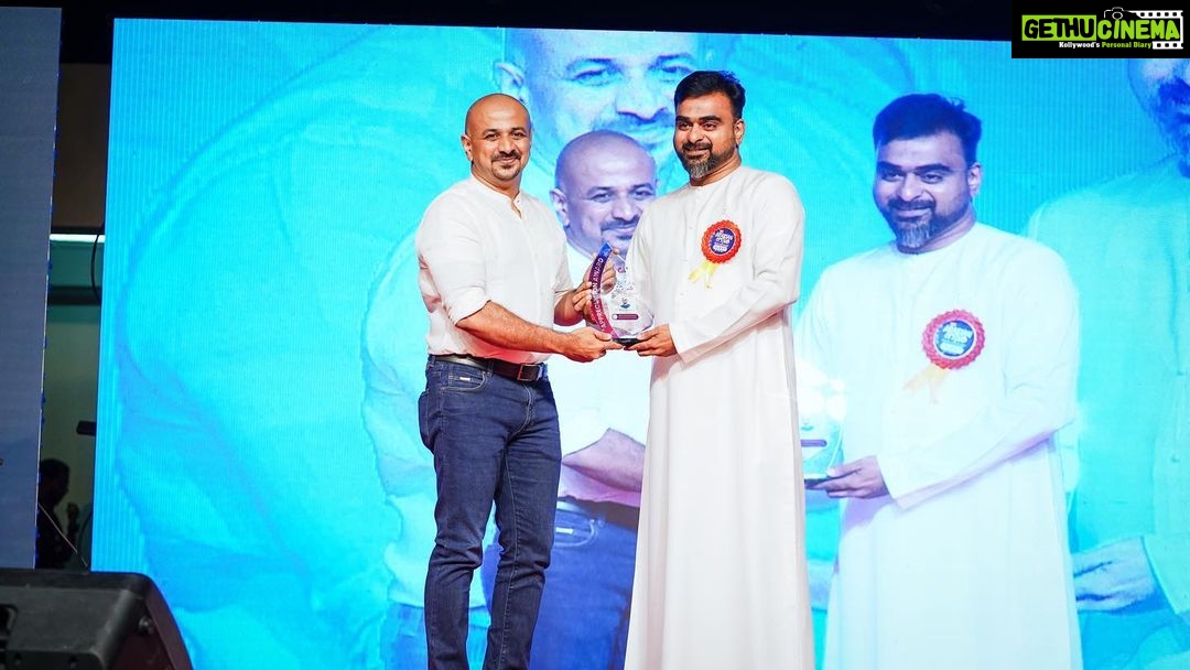 Shamna Kasim Instagram - Thank you so much @arabianvoice.ae @monisha_bharathi_ @arunkumar24news