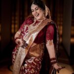 Shamna Kasim Instagram - Best moments of my life ❤️🙏🧿 Thank u all for all the blessings u showered on me and my baby❤️😍 Pics: @studio360byplanj Events: @abm__events Saree: nandini_by_nitijkundu Makeup&hair: @sijanmakeupartist Styling & blouse: @vasudevan.arun Dupatta: @jazaashdesignstudio Mehindi: @shabnam_mehendi_kochi Maangtikka: @themakeupboxx_