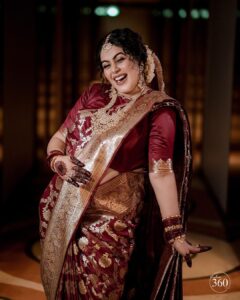 Shamna Kasim Instagram - Best moments of my life ❤️🙏🧿
Thank u all for all the blessings u showered on me and my baby❤️😍

Pics: @studio360byplanj 
Events: @abm__events 
Saree: nandini_by_nitijkundu 
Makeup&hair: @sijanmakeupartist 
Styling & blouse: @vasudevan.arun 
Dupatta: @jazaashdesignstudio
Mehindi: @shabnam_mehendi_kochi 
Maangtikka: @themakeupboxx_