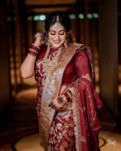 Shamna Kasim Instagram - Best moments of my life ❤️🙏🧿
Thank u all for all the blessings u showered on me and my baby❤️😍

Pics: @studio360byplanj 
Events: @abm__events 
Saree: nandini_by_nitijkundu 
Makeup&hair: @sijanmakeupartist 
Styling & blouse: @vasudevan.arun 
Dupatta: @jazaashdesignstudio
Mehindi: @shabnam_mehendi_kochi 
Maangtikka: @themakeupboxx_