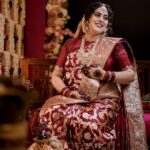 Shamna Kasim Instagram - Best moments of my life ❤️🙏🧿 Thank u all for all the blessings u showered on me and my baby❤️😍 Pics: @studio360byplanj Events: @abm__events Saree: nandini_by_nitijkundu Makeup&hair: @sijanmakeupartist Styling & blouse: @vasudevan.arun Dupatta: @jazaashdesignstudio Mehindi: @shabnam_mehendi_kochi Maangtikka: @themakeupboxx_